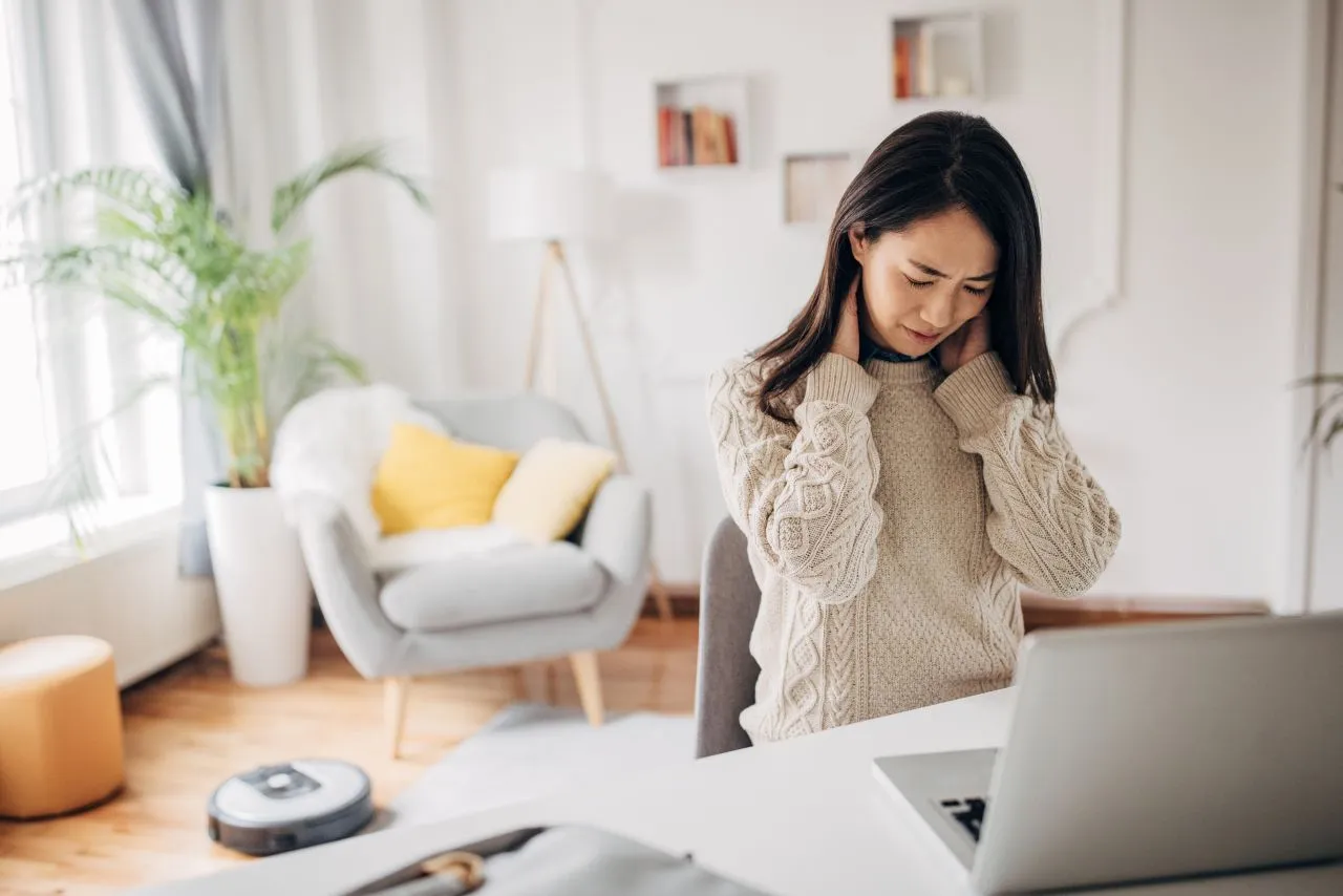 首こりの解消法｜ストレッチ4選＋トレーニング4選で根本から改善する方法